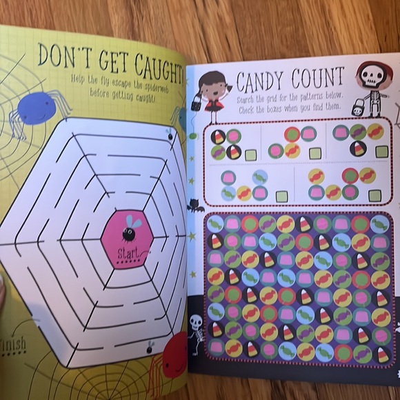 New Halloween Window Stickies and decorations book with activities for kids - Picture 6 of 16